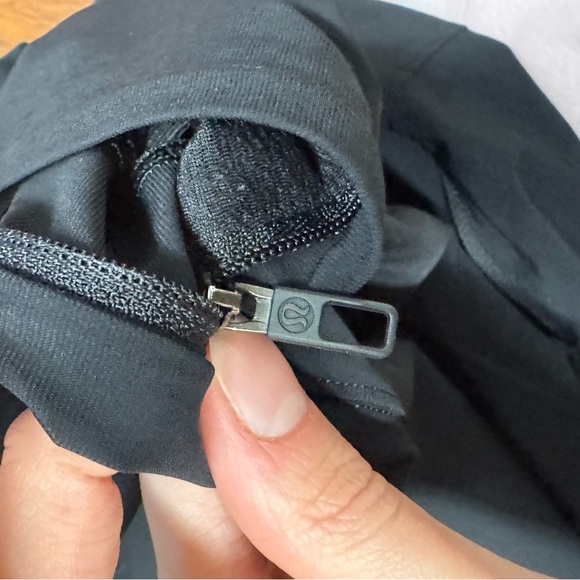 Lululemon Surge Joggers Black Women's Size 6-8 no size tag - Picture 7 of 7